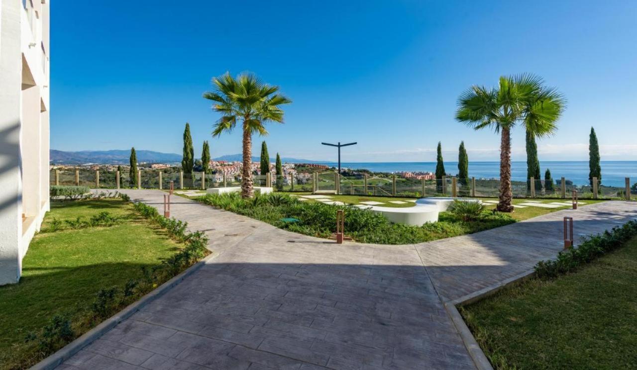 Small Oasis Nelson Mandela Apartment With Sea View, Two Bedrooms, Parking, Terrace And Pool Manilva Dış mekan fotoğraf